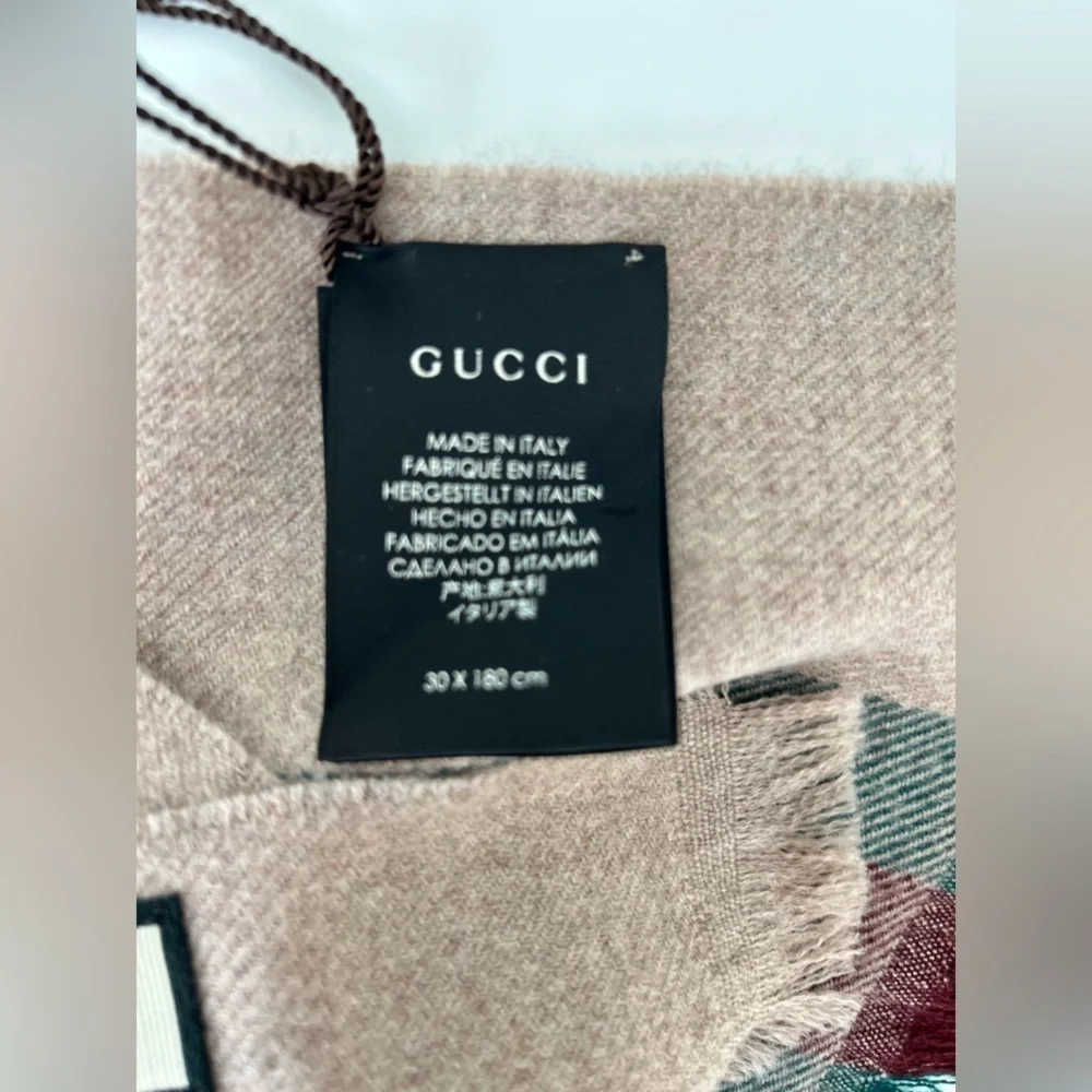 New With Tags Gucci 100% Wool Green Red Brown 387574 Shawl Stall Striped Scarf